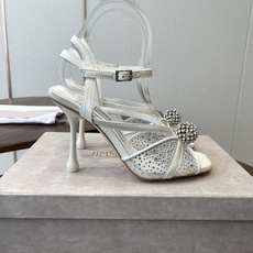 Jimmy Choo 26ss 春夏 系列JC新款 高跟拖鞋 凉鞋模糊鞋履与珠宝配饰之间的界线 鲜明 J Jimmy Choo 26ss 春夏 系列JC新款 高跟拖鞋 凉鞋模糊鞋履与珠宝配饰之间的界线 鲜明 J