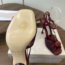 Jimmy Choo 26ss 春夏 系列JC新款 高跟拖鞋 凉鞋模糊鞋履与珠宝配饰之间的界线 鲜明 J Jimmy Choo 26ss 春夏 系列JC新款 高跟拖鞋 凉鞋模糊鞋履与珠宝配饰之间的界线 鲜明 J