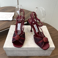 Jimmy Choo 26ss 春夏 系列JC新款 高跟拖鞋 凉鞋模糊鞋履与珠宝配饰之间的界线 鲜明 J Jimmy Choo 26ss 春夏 系列JC新款 高跟拖鞋 凉鞋模糊鞋履与珠宝配饰之间的界线 鲜明 J