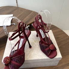 Jimmy Choo 26ss 春夏 系列JC新款 高跟拖鞋 凉鞋模糊鞋履与珠宝配饰之间的界线 鲜明 J Jimmy Choo 26ss 春夏 系列JC新款 高跟拖鞋 凉鞋模糊鞋履与珠宝配饰之间的界线 鲜明 J