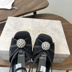 Jimmy Choo 26ss 春夏 系列JC新款 高跟拖鞋 凉鞋模糊鞋履与珠宝配饰之间的界线 鲜明 J Jimmy Choo 26ss 春夏 系列JC新款 高跟拖鞋 凉鞋模糊鞋履与珠宝配饰之间的界线 鲜明 J