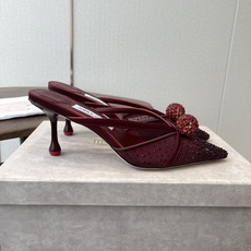Jimmy Choo 26ss 春夏 系列JC新款 高跟拖鞋 凉鞋模糊鞋履与珠宝配饰之间的界线 鲜明 J Jimmy Choo 26ss 春夏 系列JC新款 高跟拖鞋 凉鞋模糊鞋履与珠宝配饰之间的界线 鲜明 J