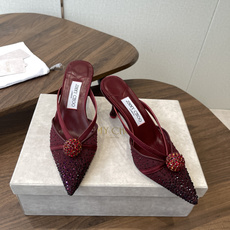 Jimmy Choo 26ss 春夏 系列JC新款 高跟拖鞋 凉鞋模糊鞋履与珠宝配饰之间的界线 鲜明 J Jimmy Choo 26ss 春夏 系列JC新款 高跟拖鞋 凉鞋模糊鞋履与珠宝配饰之间的界线 鲜明 J