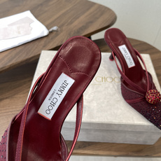 Jimmy Choo 26ss 春夏 系列JC新款 高跟拖鞋 凉鞋模糊鞋履与珠宝配饰之间的界线 鲜明 J Jimmy Choo 26ss 春夏 系列JC新款 高跟拖鞋 凉鞋模糊鞋履与珠宝配饰之间的界线 鲜明 J