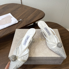 Jimmy Choo 26ss 春夏 系列JC新款 高跟拖鞋 凉鞋模糊鞋履与珠宝配饰之间的界线 鲜明 J Jimmy Choo 26ss 春夏 系列JC新款 高跟拖鞋 凉鞋模糊鞋履与珠宝配饰之间的界线 鲜明 J