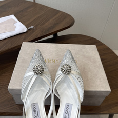 Jimmy Choo 26ss 春夏 系列JC新款 高跟拖鞋 凉鞋模糊鞋履与珠宝配饰之间的界线 鲜明 J Jimmy Choo 26ss 春夏 系列JC新款 高跟拖鞋 凉鞋模糊鞋履与珠宝配饰之间的界线 鲜明 J