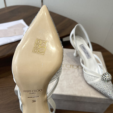 Jimmy Choo 26ss 春夏 系列JC新款 高跟拖鞋 凉鞋模糊鞋履与珠宝配饰之间的界线 鲜明 J Jimmy Choo 26ss 春夏 系列JC新款 高跟拖鞋 凉鞋模糊鞋履与珠宝配饰之间的界线 鲜明 J