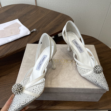 Jimmy Choo 26ss 春夏 系列JC新款 高跟拖鞋 凉鞋模糊鞋履与珠宝配饰之间的界线 鲜明 J Jimmy Choo 26ss 春夏 系列JC新款 高跟拖鞋 凉鞋模糊鞋履与珠宝配饰之间的界线 鲜明 J