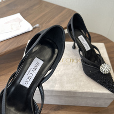 Jimmy Choo 26ss 春夏 系列JC新款 高跟拖鞋 凉鞋模糊鞋履与珠宝配饰之间的界线 鲜明 J Jimmy Choo 26ss 春夏 系列JC新款 高跟拖鞋 凉鞋模糊鞋履与珠宝配饰之间的界线 鲜明 J