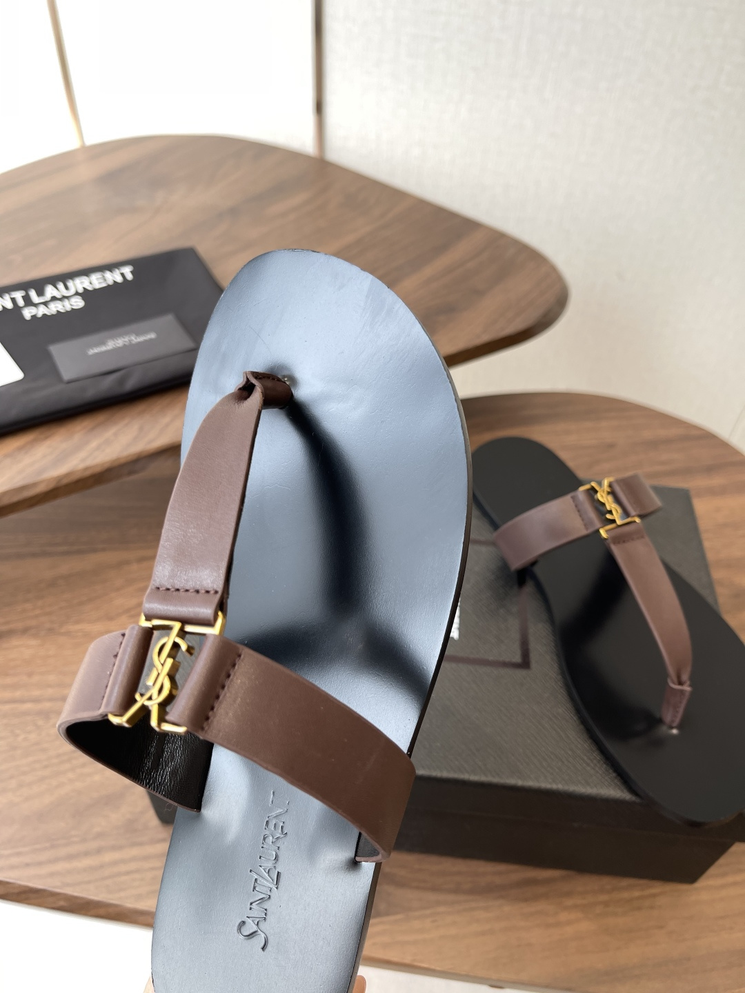 莞产Saint Laurent圣罗兰、平板凉鞋 拖鞋 26ss 早春最新款、YSL、Logo字母扣装饰经