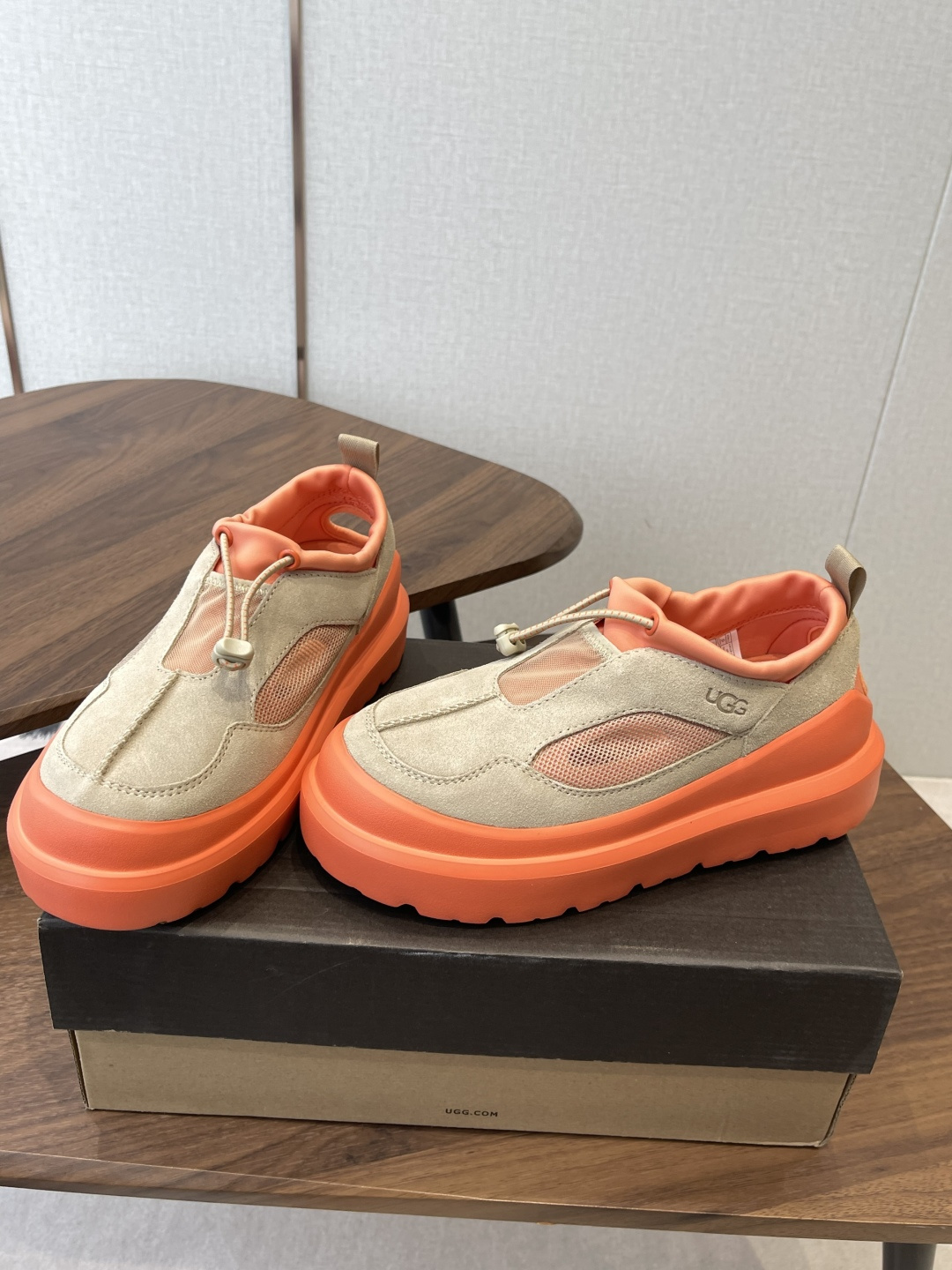 男款加10UGG Tasman Weather Hybrid一秒蹬 男女同款经典Tasman鞋型之上加入