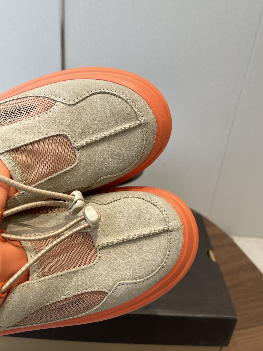男款加10UGG Tasman Weather Hybrid一秒蹬 男女同款经典Tasman鞋型之上加入