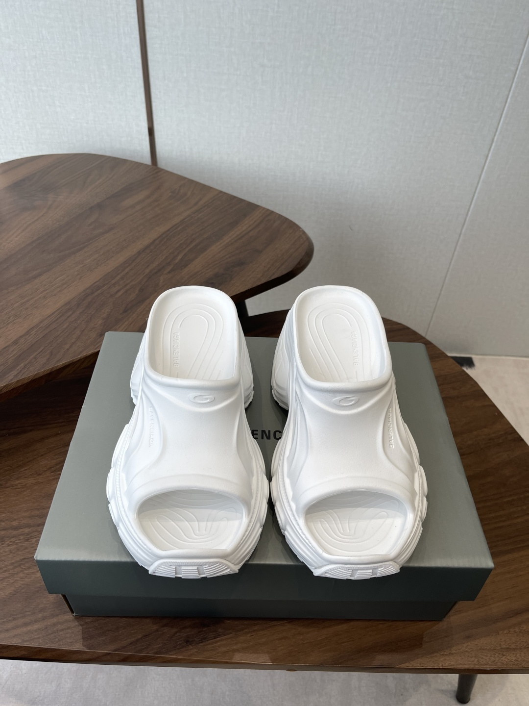 Balenciaga BALENCIAGE 巴黎世家 厚底拖