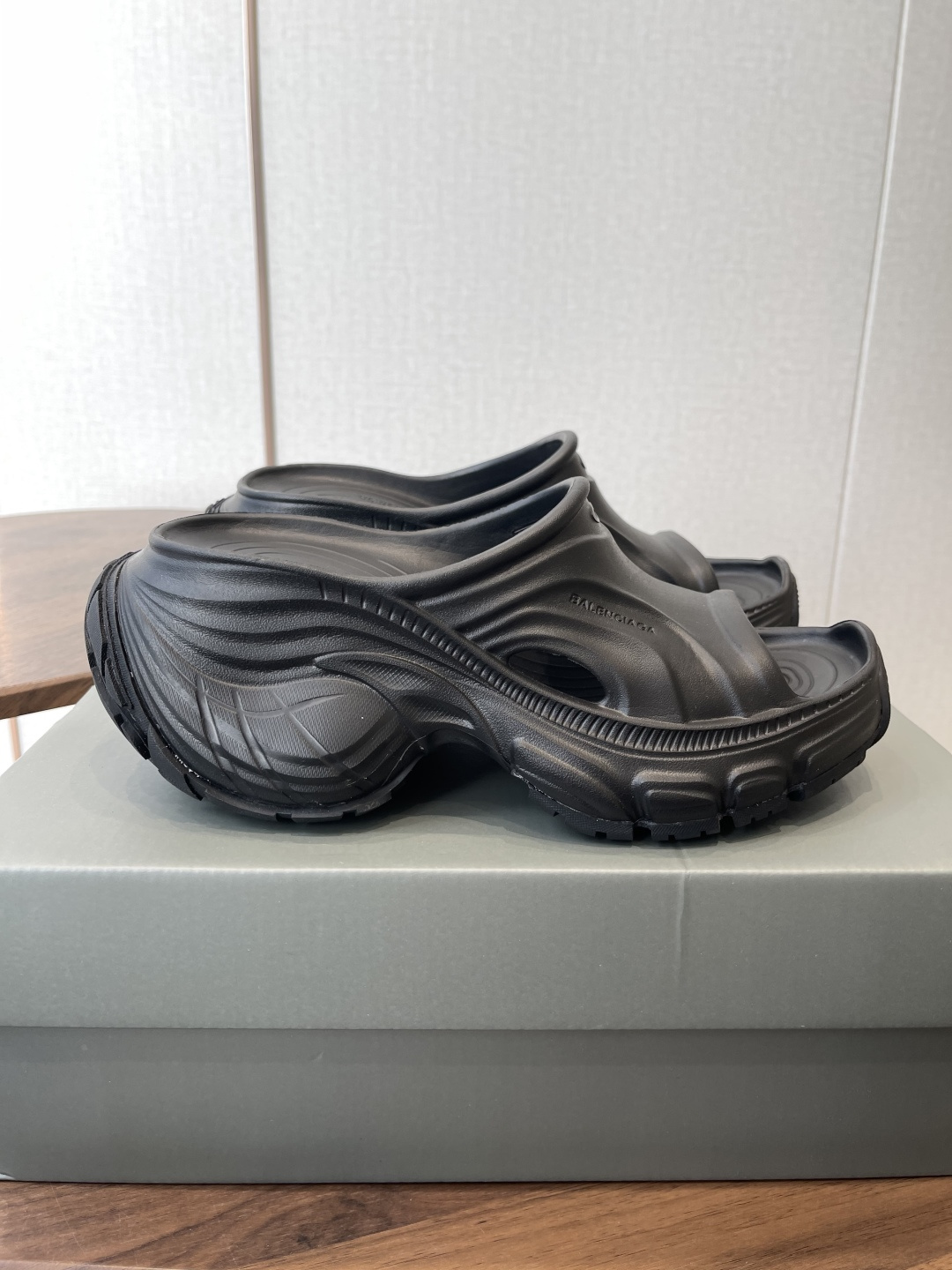 Balenciaga 巴黎世家 厚底拖