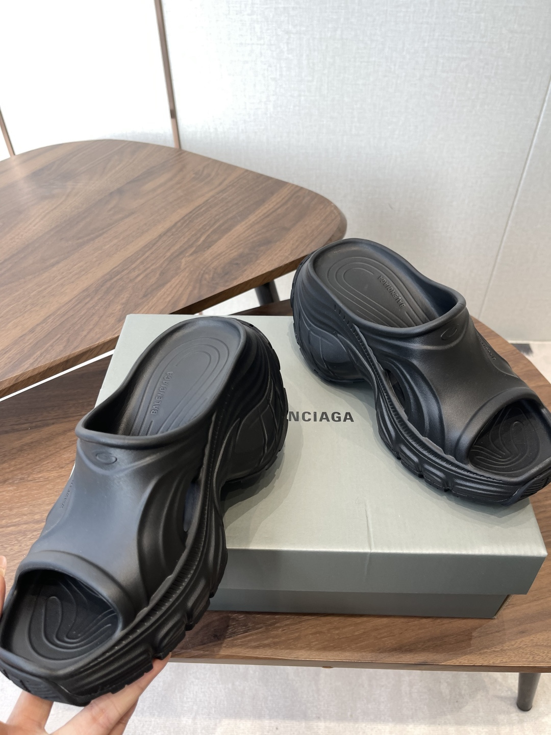Balenciaga 巴黎世家 厚底拖