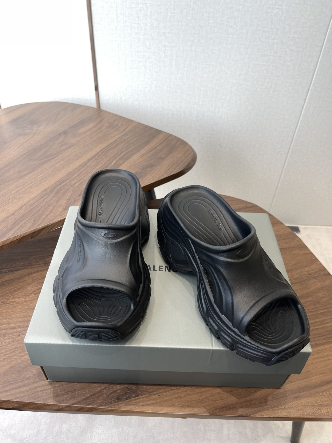 Balenciaga 巴黎世家 厚底拖