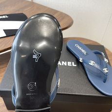 Chanel26SS早春新款夹脚凉拖双C夹脚凉拖|春夏穿搭神器经典双C元素+极简夹脚设计,高级感拉满,软 Chanel26SS早春新款夹脚凉拖双C夹脚凉拖|春夏穿搭神器经典双C元素+极简夹脚设计,高级感拉满,软