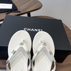 Chanel26SS早春新款夹脚凉拖双C夹脚凉拖|春夏穿搭神器经典双C元素+极简夹脚设计,高级感拉满,软 Chanel26SS早春新款夹脚凉拖双C夹脚凉拖|春夏穿搭神器经典双C元素+极简夹脚设计,高级感拉满,软