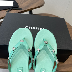 Chanel26SS早春新款夹脚凉拖双C夹脚凉拖|春夏穿搭神器经典双C元素+极简夹脚设计,高级感拉满,软 Chanel26SS早春新款夹脚凉拖双C夹脚凉拖|春夏穿搭神器经典双C元素+极简夹脚设计,高级感拉满,软