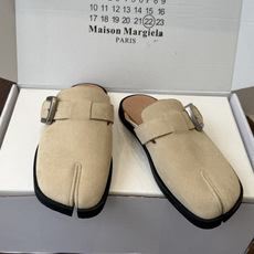 Maison Margiela26ss春夏新款分趾穆勒勃肯半拖自带慵懒高级感的分趾穆勒半拖,是日常穿搭的 Maison Margiela26ss春夏新款分趾穆勒勃肯半拖自带慵懒高级感的分趾穆勒半拖,是日常穿搭的