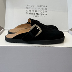 Maison Margiela26ss春夏新款分趾穆勒勃肯半拖自带慵懒高级感的分趾穆勒半拖,是日常穿搭的 Maison Margiela26ss春夏新款分趾穆勒勃肯半拖自带慵懒高级感的分趾穆勒半拖,是日常穿搭的