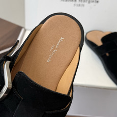 Maison Margiela26ss春夏新款分趾穆勒勃肯半拖自带慵懒高级感的分趾穆勒半拖,是日常穿搭的 Maison Margiela26ss春夏新款分趾穆勒勃肯半拖自带慵懒高级感的分趾穆勒半拖,是日常穿搭的