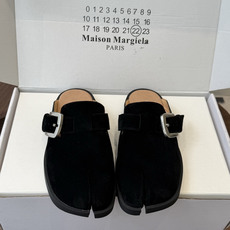 Maison Margiela26ss春夏新款分趾穆勒勃肯半拖自带慵懒高级感的分趾穆勒半拖,是日常穿搭的 Maison Margiela26ss春夏新款分趾穆勒勃肯半拖自带慵懒高级感的分趾穆勒半拖,是日常穿搭的