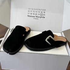 Maison Margiela26ss春夏新款分趾穆勒勃肯半拖自带慵懒高级感的分趾穆勒半拖,是日常穿搭的 Maison Margiela26ss春夏新款分趾穆勒勃肯半拖自带慵懒高级感的分趾穆勒半拖,是日常穿搭的