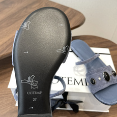 cotemP oiseau26春夏新款宝石一字带布洛克雕花凉鞋:甄选细腻羊麂皮,自带哑光柔和质感,几何轮 cotemP oiseau26春夏新款宝石一字带布洛克雕花凉鞋:甄选细腻羊麂皮,自带哑光柔和质感,几何轮