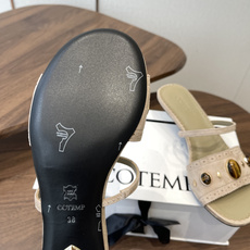 cotemP oiseau26春夏新款宝石一字带布洛克雕花凉鞋:甄选细腻羊麂皮,自带哑光柔和质感,几何轮 cotemP oiseau26春夏新款宝石一字带布洛克雕花凉鞋:甄选细腻羊麂皮,自带哑光柔和质感,几何轮