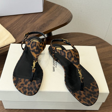 Saint Laurent26ss夏季新款标志性YSL扣饰夹脚凉鞋SAINT LAURENT的标志性YS Saint Laurent26ss夏季新款标志性YSL扣饰夹脚凉鞋SAINT LAURENT的标志性YS