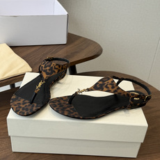 Saint Laurent26ss夏季新款标志性YSL扣饰夹脚凉鞋SAINT LAURENT的标志性YS Saint Laurent26ss夏季新款标志性YSL扣饰夹脚凉鞋SAINT LAURENT的标志性YS