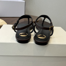 Saint Laurent26ss夏季新款标志性YSL扣饰夹脚凉鞋SAINT LAURENT的标志性YS Saint Laurent26ss夏季新款标志性YSL扣饰夹脚凉鞋SAINT LAURENT的标志性YS