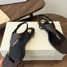 Saint Laurent26ss夏季新款标志性YSL扣饰夹脚凉鞋SAINT LAURENT的标志性YS Saint Laurent26ss夏季新款标志性YSL扣饰夹脚凉鞋SAINT LAURENT的标志性YS