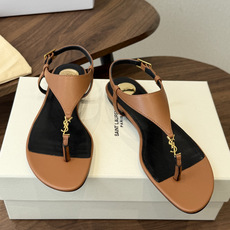 Saint Laurent26ss夏季新款标志性YSL扣饰夹脚凉鞋SAINT LAURENT的标志性YS Saint Laurent26ss夏季新款标志性YSL扣饰夹脚凉鞋SAINT LAURENT的标志性YS