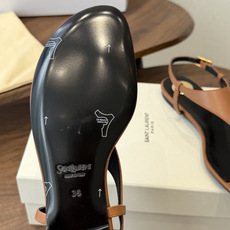 Saint Laurent26ss夏季新款标志性YSL扣饰夹脚凉鞋SAINT LAURENT的标志性YS Saint Laurent26ss夏季新款标志性YSL扣饰夹脚凉鞋SAINT LAURENT的标志性YS