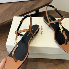 Saint Laurent26ss夏季新款标志性YSL扣饰夹脚凉鞋SAINT LAURENT的标志性YS Saint Laurent26ss夏季新款标志性YSL扣饰夹脚凉鞋SAINT LAURENT的标志性YS