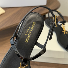 Saint Laurent26ss夏季新款标志性YSL扣饰夹脚凉鞋SAINT LAURENT的标志性YS Saint Laurent26ss夏季新款标志性YSL扣饰夹脚凉鞋SAINT LAURENT的标志性YS