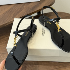Saint Laurent26ss夏季新款标志性YSL扣饰夹脚凉鞋SAINT LAURENT的标志性YS Saint Laurent26ss夏季新款标志性YSL扣饰夹脚凉鞋SAINT LAURENT的标志性YS