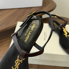 Saint Laurent26ss夏季新款标志性YSL扣饰夹脚凉鞋SAINT LAURENT的标志性YS Saint Laurent26ss夏季新款标志性YSL扣饰夹脚凉鞋SAINT LAURENT的标志性YS