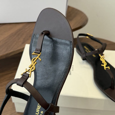 Saint Laurent26ss夏季新款标志性YSL扣饰夹脚凉鞋SAINT LAURENT的标志性YS Saint Laurent26ss夏季新款标志性YSL扣饰夹脚凉鞋SAINT LAURENT的标志性YS