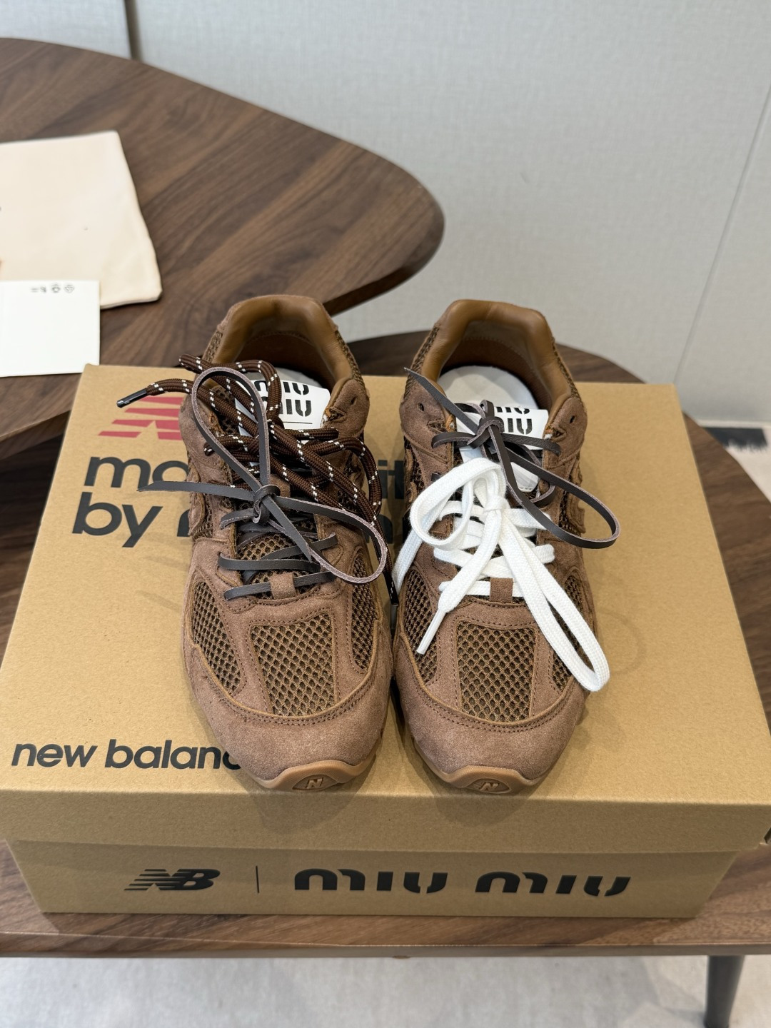 Miumiu X New Balanc*e联名走秀款 超级无敌大热门[得意]无论你如何穿搭请都不要放过这