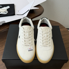 莞产CHANEL 26ss 春夏度假系列运动鞋 老钱风休闲鞋原版购入开发 做货 经典设计 鞋面:丝光 莞产CHANEL 26ss 春夏度假系列运动鞋 老钱风休闲鞋原版购入开发 做货 经典设计 鞋面:丝光