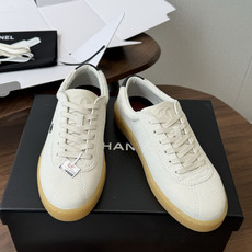 莞产CHANEL 26ss 春夏度假系列运动鞋 老钱风休闲鞋原版购入开发 做货 经典设计 鞋面:丝光 莞产CHANEL 26ss 春夏度假系列运动鞋 老钱风休闲鞋原版购入开发 做货 经典设计 鞋面:丝光