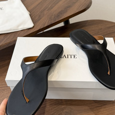 平底 高跟莞产Khaite 26 ss 新款圆头 粗跟拖鞋非常优雅的圆头头高跟鞋,百搭好穿,不管是什么 平底 高跟莞产Khaite 26 ss 新款圆头 粗跟拖鞋非常优雅的圆头头高跟鞋,百搭好穿,不管是什么