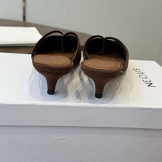 Brunello Cucinelli 26ss女士镶珠装饰休闲穆勒拖鞋凉鞋 BC新款新品女士条纹麂皮穆勒 Brunello Cucinelli 26ss女士镶珠装饰休闲穆勒拖鞋凉鞋 BC新款新品女士条纹麂皮穆勒