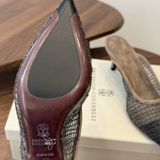 Brunello Cucinelli 26ss女士镶珠装饰休闲穆勒拖鞋凉鞋 BC新款新品女士条纹麂皮穆勒 Brunello Cucinelli 26ss女士镶珠装饰休闲穆勒拖鞋凉鞋 BC新款新品女士条纹麂皮穆勒