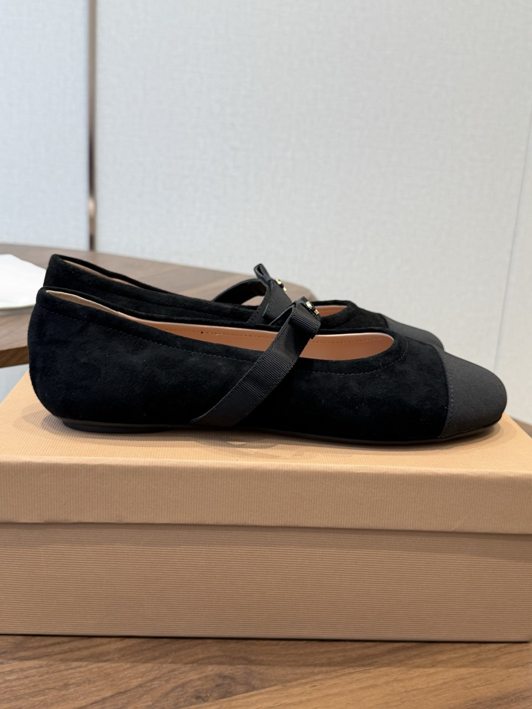 Gianvito Rossi｜吉安维托·罗西26ss春夏新品 GR复古浅口平底芭蕾玛丽珍火爆上新！这鞋绝