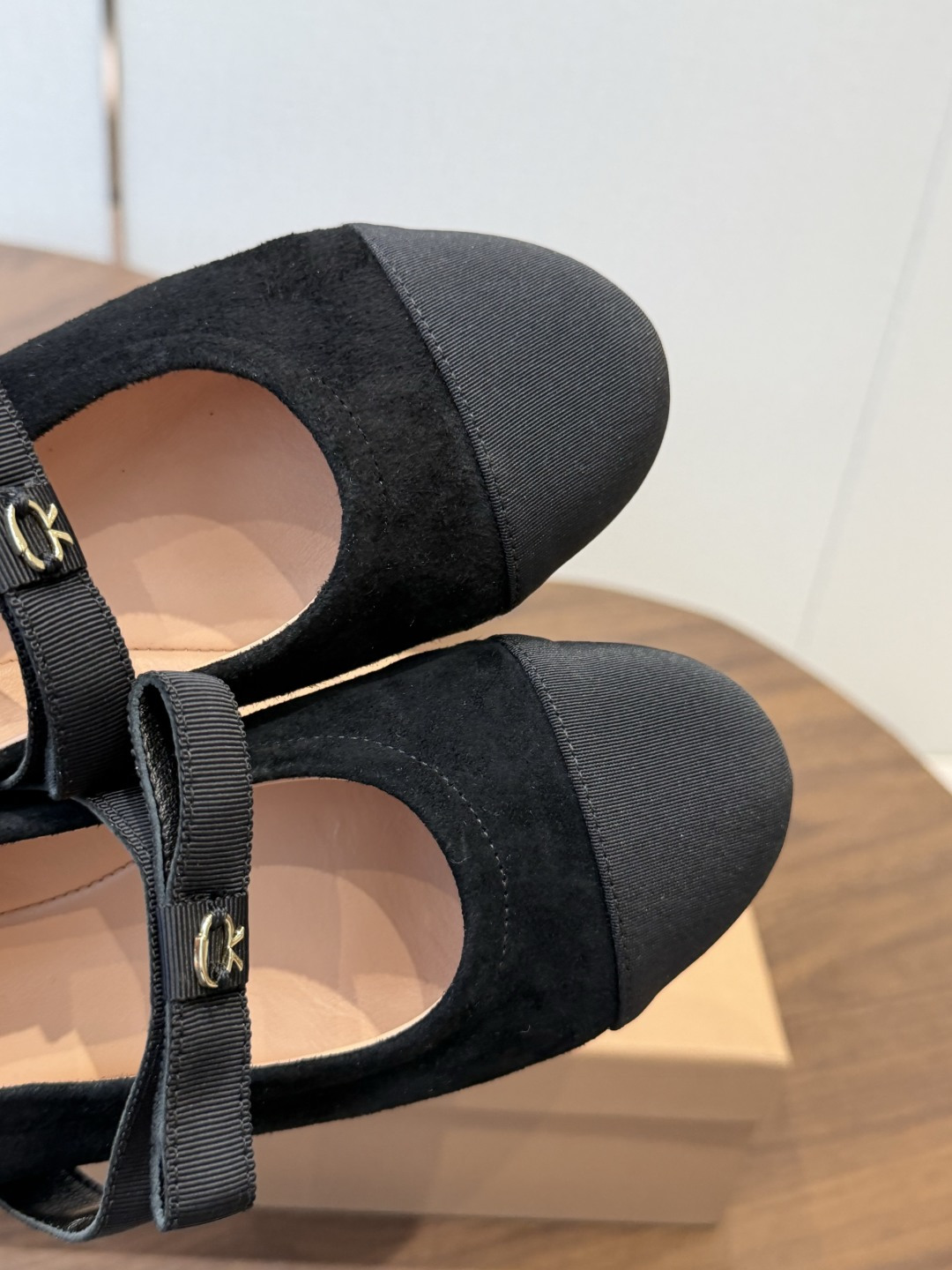 Gianvito Rossi｜吉安维托·罗西26ss春夏新品 GR复古浅口平底芭蕾玛丽珍火爆上新！这鞋绝