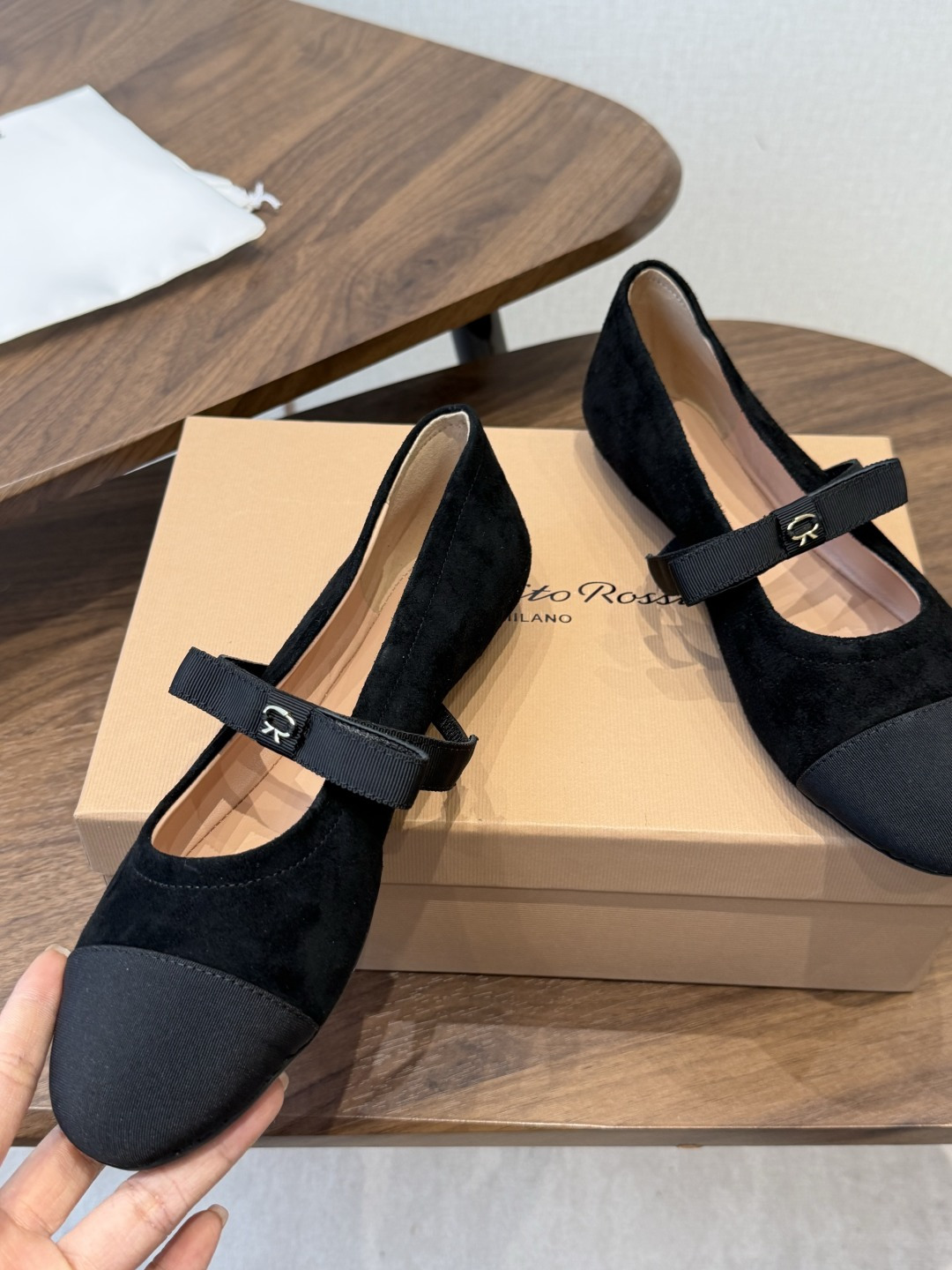 Gianvito Rossi｜吉安维托·罗西26ss春夏新品 GR复古浅口平底芭蕾玛丽珍火爆上新！这鞋绝